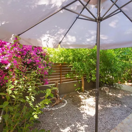 Casa Dina Apartment *